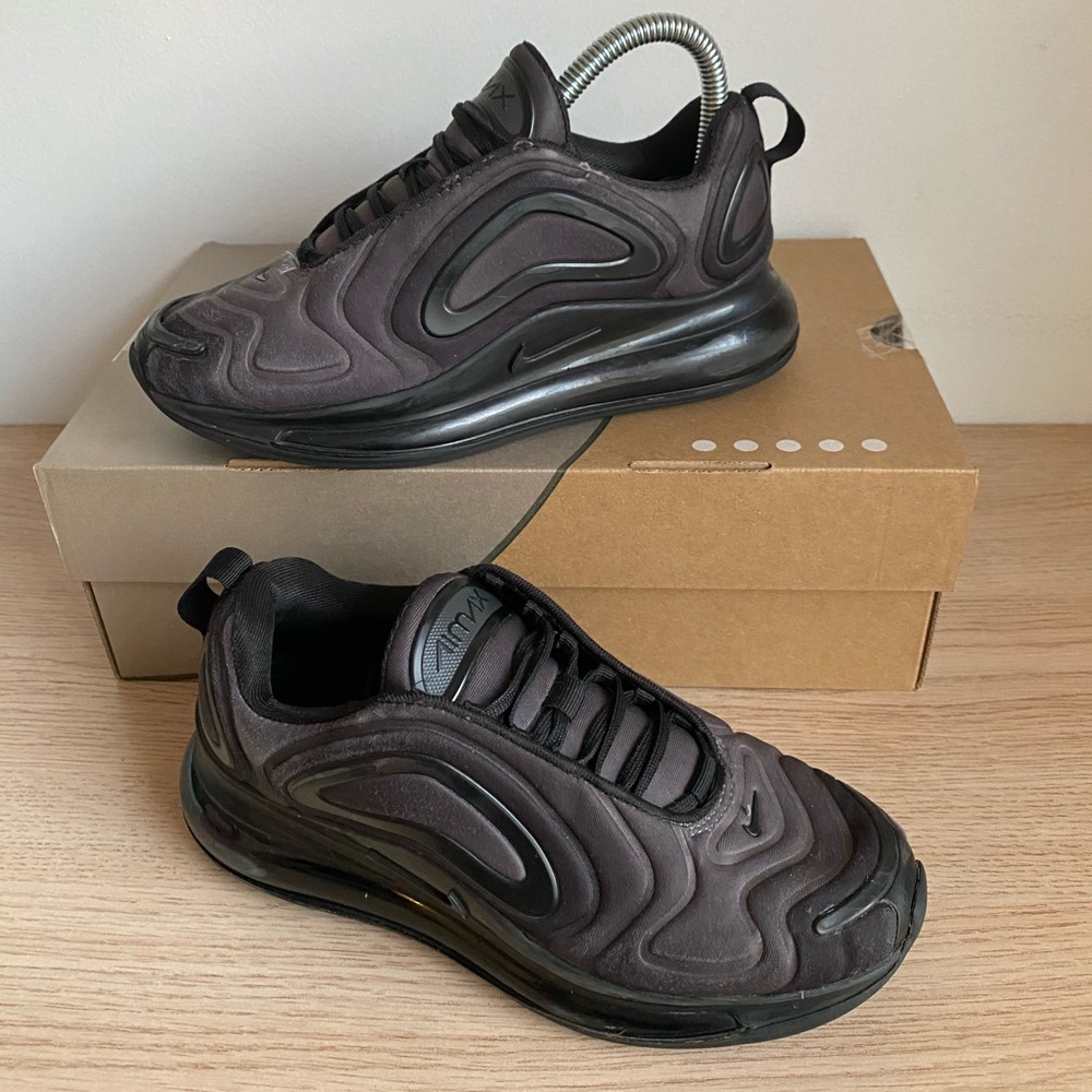 Nike Airmax 720 - 4 Y- 5.5 W